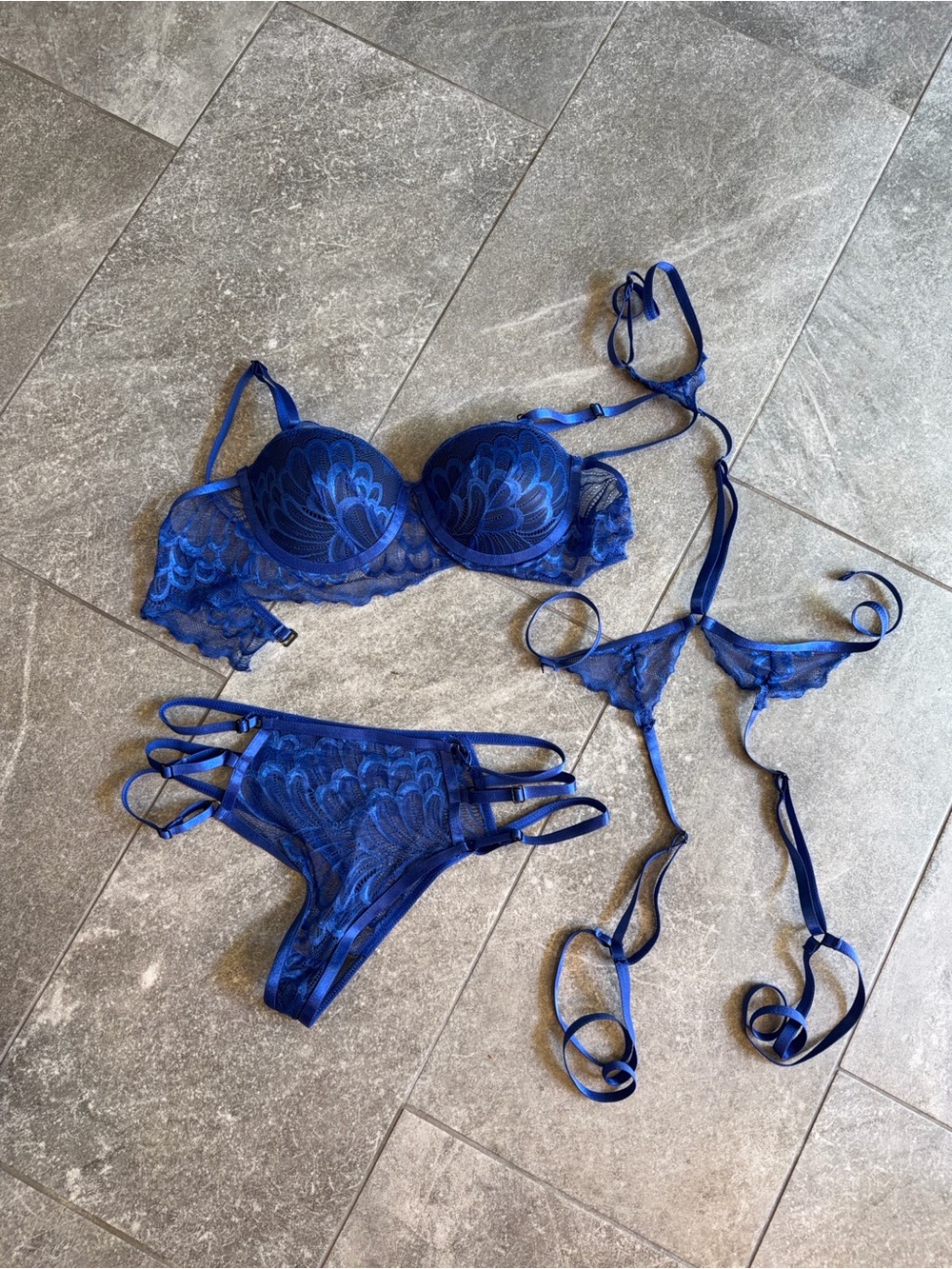 Elegant Royal Blue Lace Push-Up Bra & Strappy Bikini Set - Women's Intimates